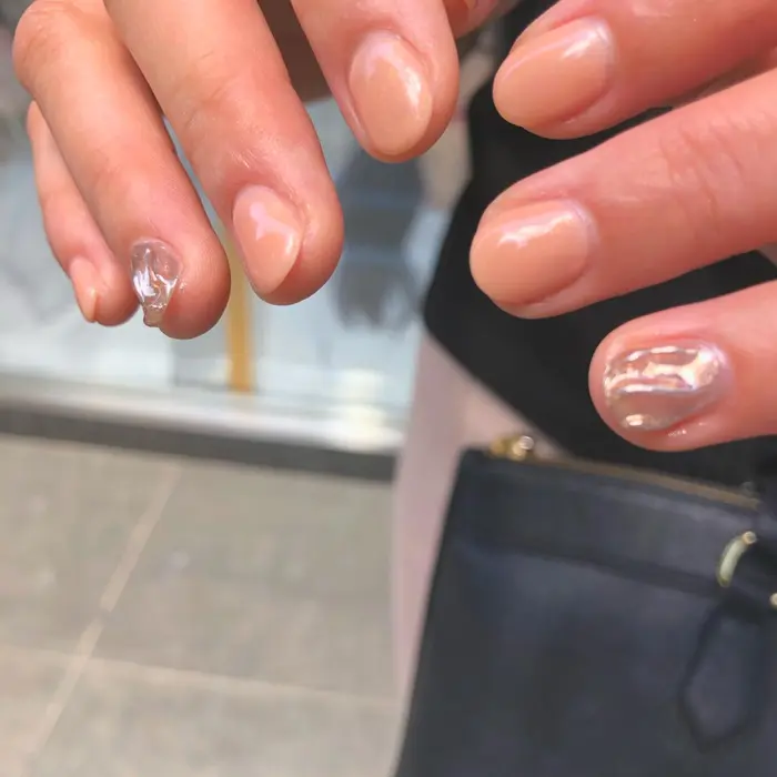 ワンポイントミラー パラジェル ジェルネイル ハンドネイル サーモンピンク ピンクネイル ピン Hair Make Sofa仙台駅前所属 佐竹 彩捺の ネイルデザイン ミニモ