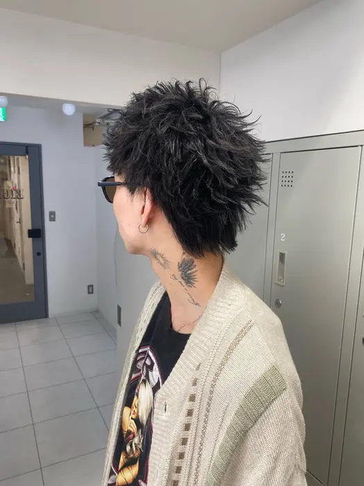 スパイキーショート

波打ち、外ハネアイロンから硬めのワックスでセッ?...