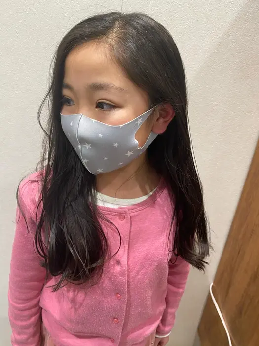 キッズカットさせていただきました すっごくキレイで長くてあまり切りたくなくて 指4本分くらい B By C Just Beauty所属 透け感color ともあみのヘアカタログ ミニモ