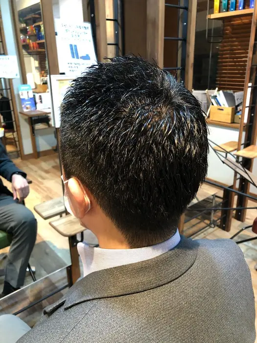 刈り上げショートスタイル ジェルワックスで艶出し Appias Est海老名店所属 カット特化 清水裕矢のヘアカタログ ミニモ