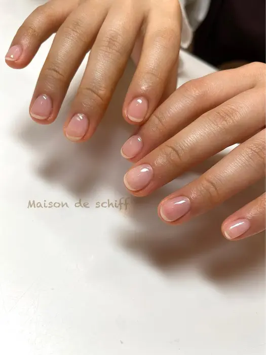 バーチャル自爪ジェルネイル 深爪でお悩みの方にオススメです 長さだしをする際に自爪のように作って Maison De Schiff 所属 ネイリスト Manahaのネイルデザイン ミニモ