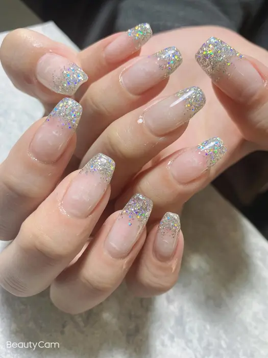 Se Sunny所属 橋本 佳央里のネイルデザイン ミニモ