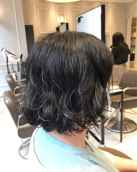 Bobパーマスタイル 大人女性にも人気のスタイル ふんわり感がかわいい Neolive Ginza 銀座店 ヘア 所属 ニュアンスパーマ おおや ともみのヘアカタログ ミニモ
