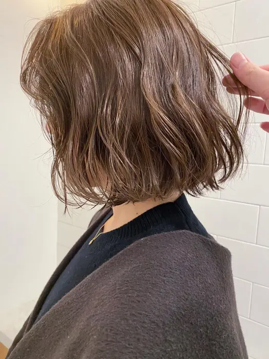 髪の毛に優しい コスメパーマでおしゃれにヘアーを楽しみませんか 朝のセットが楽になるパーマ Beautrium Ginza所属 矢作 友輝のヘアカタログ ミニモ