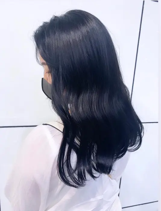 ブルーブラック 青み強めに出したブルーブラックです ブリーチしてない髪でもこのくらいの透け Zest Bis所属 Hina のヘアカタログ ミニモ