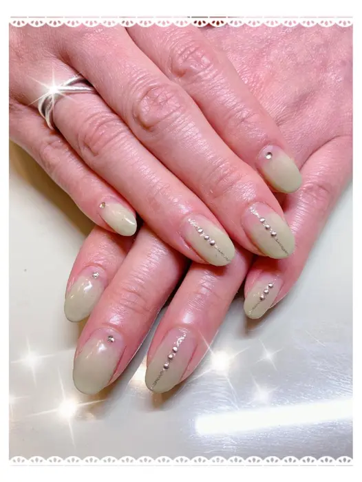 ピスタチオカラーネイル グラデーション プライベートネイルサロンｔｅ Nail所属 Te Nailのネイル デザイン ミニモ