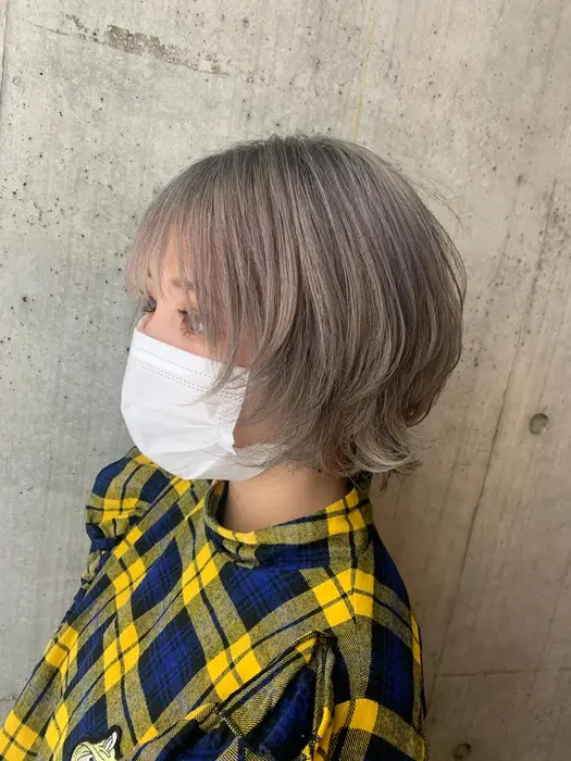 ショートウルフ ブリーチ2回 カラーでシルバーアッシュに Pas De Deux Luxe所属 萩原 瑚夏のヘアカタログ ミニモ