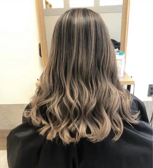 バレーヤージュカラー Bassa 江古田店所属 吉田 美奈のヘアカタログ ミニモ