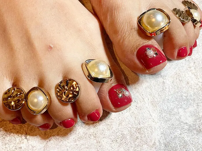 フット親指アート ネイルサロンボニータ所属 鈴木 いくみのネイルデザイン ミニモ