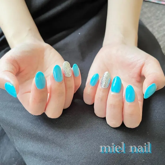 夏色ネイル ブルーネイル ワンカラー 夏ネイル プライベートサロン 蛍光ネイル 高津区ネイルサロン Miel Nail所属 Miel Nailのネイル デザイン ミニモ 夏色ネイル ブルーネイル ワンカラー 夏ネイル プライベートサロン 蛍光ネイル 高津区ネイルサロン Miel Nail所属 Miel Nailのネイル デザイン ミニモ