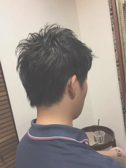 トップはワックスと スプレーで動きが出やすいように少し長さをのこしました 襟足は刈り上げずラフに仕上 Ant S Hair And Resort アンツヘアアンドリゾート所属 河野 遥のヘアカタログ ミニモ