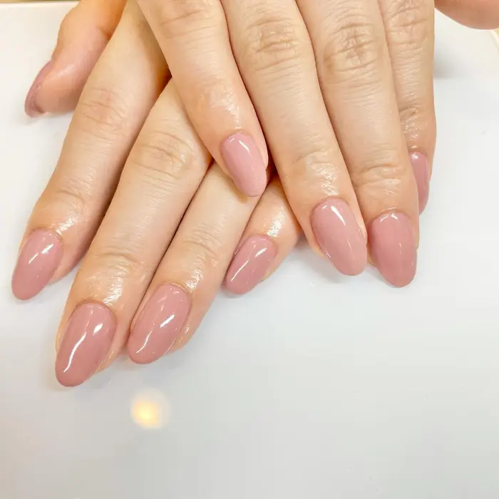 オフィスカラー豊富です オフィスネイルにぴったりなピンク系やベージュ系のお色味多数ご用意しており Elixir Nail所属 エリクサーネイル神田 入江のネイルデザイン ミニモ