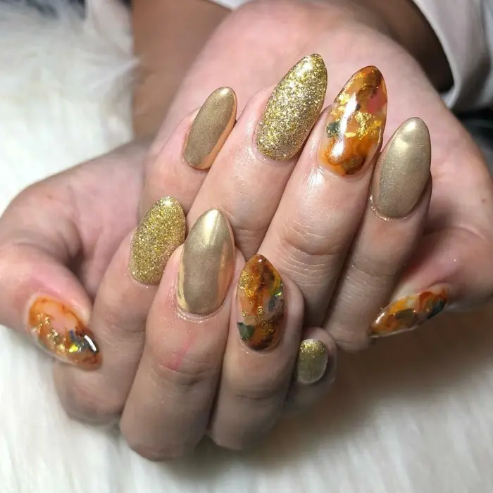 スカルプ ニュアンスネイル ゴールドネイル べっ甲ネイル Nailroom Sb所属 Nailroom Sb 𓈒𓂂𓏸のネイル デザイン ミニモ