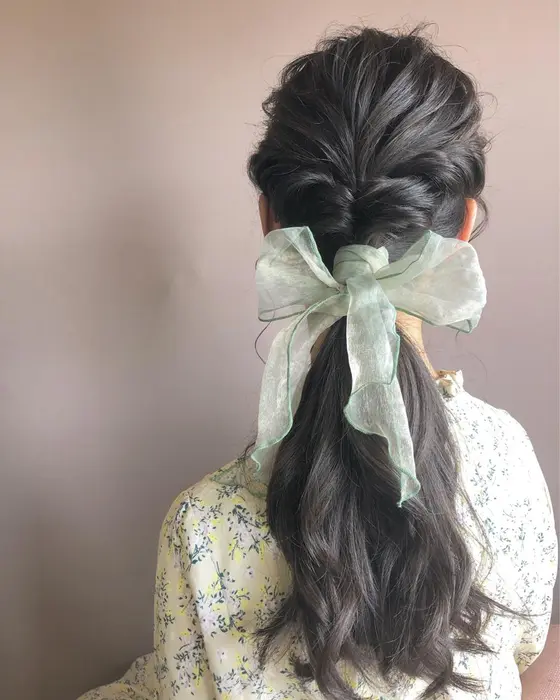 同窓会や食事会、どこかお出かけの際に丁度いいゆるふわなヘアアレンジ?...