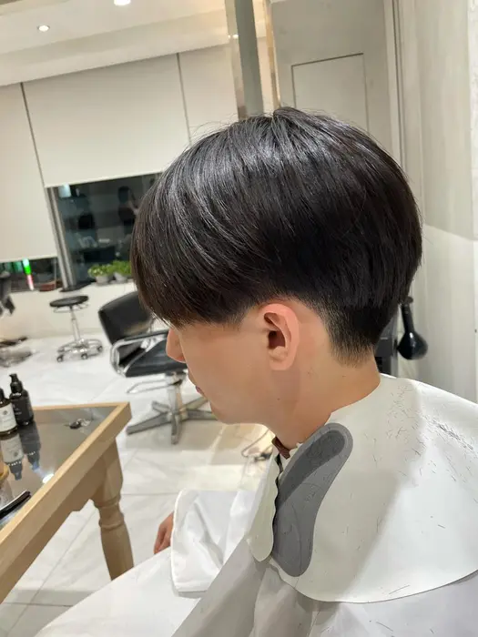 ウエイト低めのマッシュスタイル ハチが張って見える人や絶壁の方におすすめのスタイルです Hair Salon Gallica 表参道店所属 髪質改善 千葉 拓実のヘアカタログ ミニモ