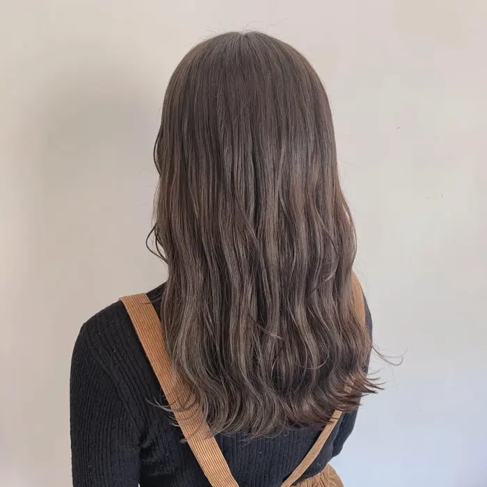 ナチュラルベージュカラー 毛先の方はブリーチが入っています 人気のベージュカラーです Hair Salon P A P E R所属 Natsuki トップデザイナー のヘアカタログ ミニモ
