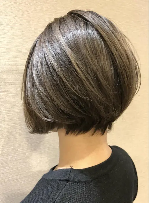 頭 顔の形 身長 服装の系統に合わせたショートボブ ボブは死ぬほどバランスが大事です それに合わせ Fleve所属 藤原 慶のヘアカタログ ミニモ