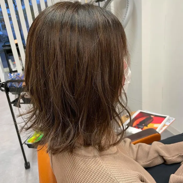 ハイライトを入れたのですが 目立たないように入れてます 職場でもバレないように フラウヘアーデザイン所属 田路 美菜子の ヘアカタログ ミニモ