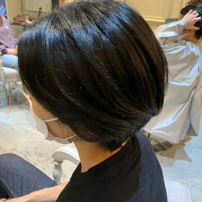 サイドの髪が後ろに流れやすいようにカットしました 撮影時のみマスクを外しています Aube Hair Harajuku所属 澤本 芽衣のヘアカタログ ミニモ