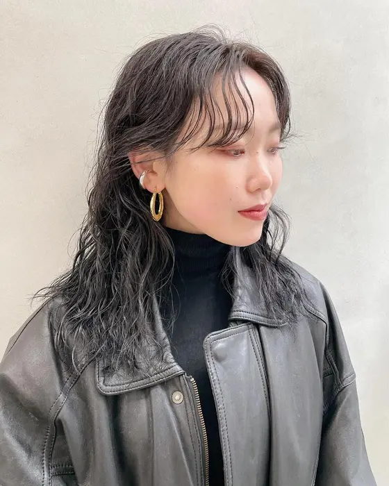 パーマアレンジ ボリュームパーマ くせ毛を活かす ウルフパーマ ブリーチパーマ うぶ毛パー Kipi所属 原岡 優典のヘアカタログ ミニモ