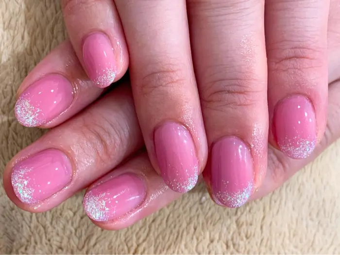 ピンクワンカラー ラメグラ別途料金 Glamorousフレスポ富沢店所属 中川 愛理のネイルデザイン ミニモ