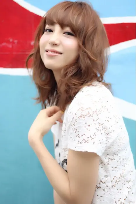 Oggiモデルオススメパーマ ブルージュカラー 人気の赤みを感じさせないブルージュと Mina By One S所属 Lomand Tomoyaのヘアカタログ ミニモ