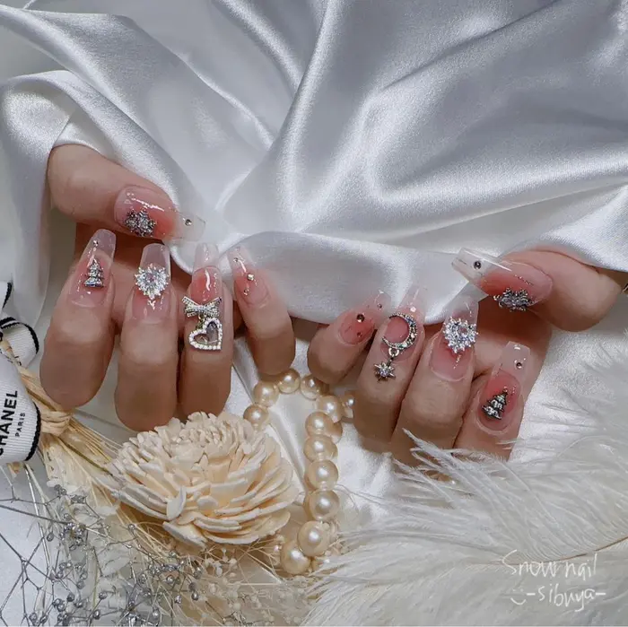 新宿ネイルサロン ネイルサロン新宿 ジェルネイル ジェルネイルデザイン ネイルデザイン 渋谷ネイル Snow Nail Salon所属 Snow Nail スカルプ新宿店のネイルデザイン ミニモ