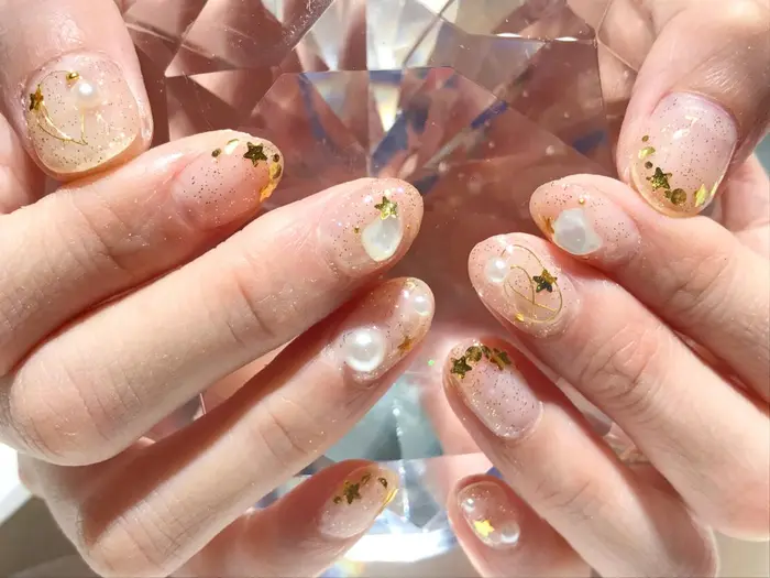 画像と同じ3700円 税込みは4000円にて宜しくお願いします クリアジェルに少しラメが入っ ネイルサロン グロスマジック所属 Yun の ネイルデザイン ミニモ