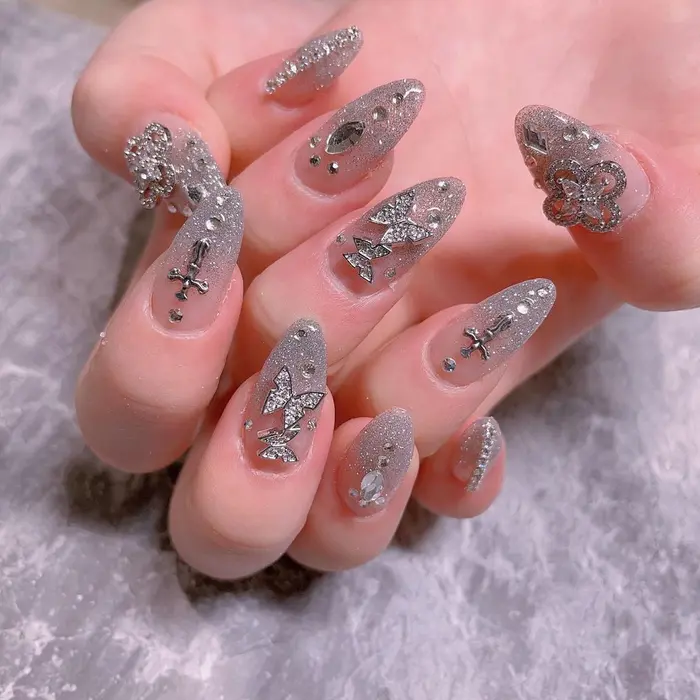 新宿ネイル キャラクターネイル オシャレネイル パラジェル マックネットネイル スカルプ キラキラ Snow Nail Salon所属 Snow Nail スカルプ渋谷店のネイルデザイン ミニモ