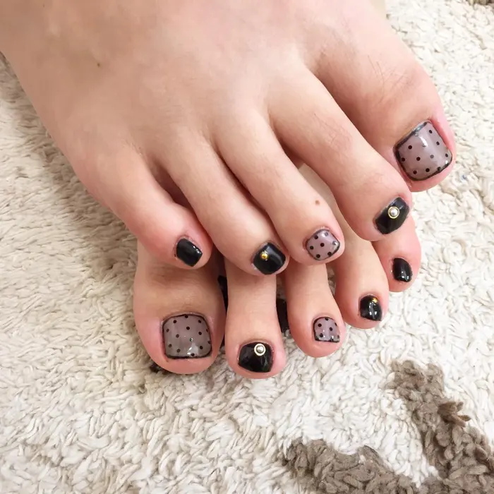 フットネイルも 7700円でご案内 Nail Cottage新宿南口店所属 Nail Cottageのネイル デザイン ミニモ
