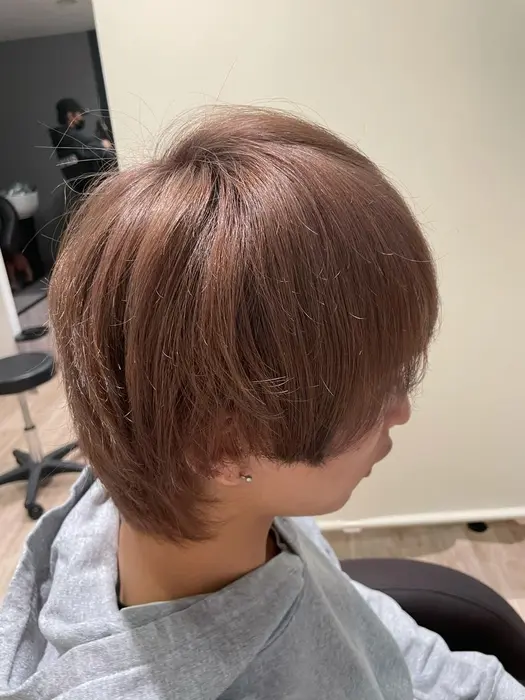 ダブルカラー ブリーチカラー インナーカラー ポイントカラー 裾カラー イルミナカラー エドルカラー Kiitos 西梅田所属 尾原 尚弥のヘアカタログ ミニモ