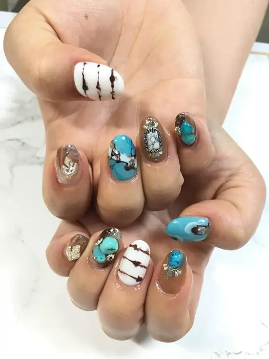 スカルプアートし放題 Nes Nail池袋所属 ネロメ アヤカのネイルデザイン ミニモ