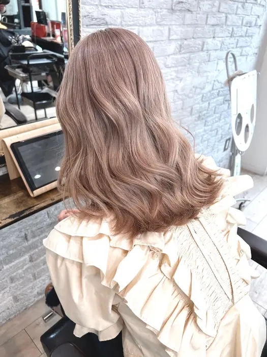 ブリーチ一回ホワイトベージュ Luis所属 ベージュ特化 梅木雄大のヘアカタログ ミニモ