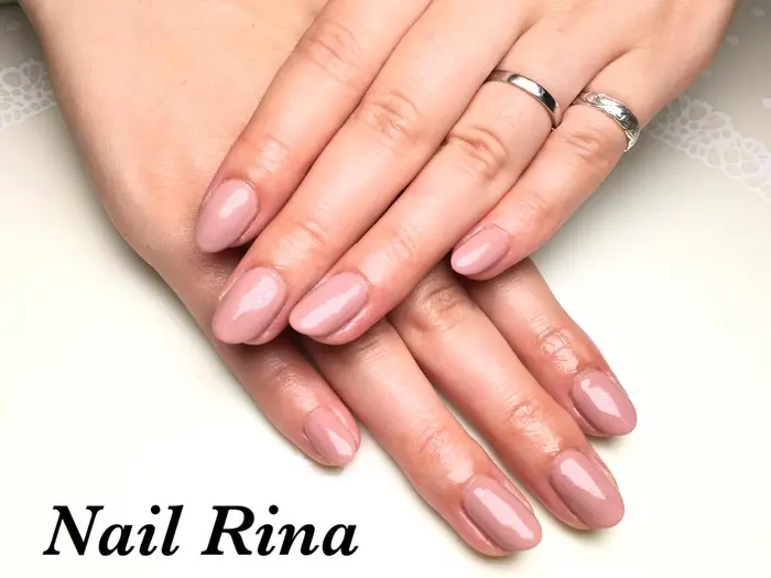 ヌーディーベージュ Nail Rina所属 井上理絵のネイルデザイン
