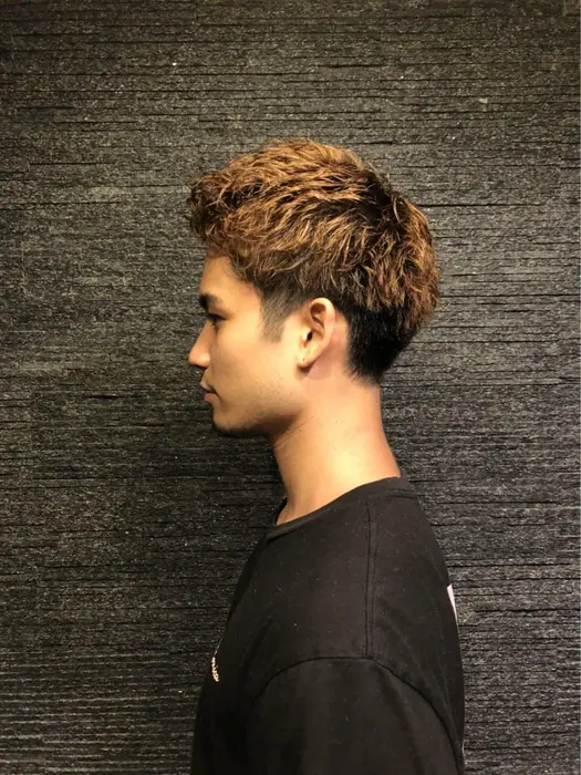 くせ毛を生かした ツーブロ刈り上げスタイルです ヒロ銀座浜松町店所属 藤崎 亘のヘアカタログ ミニモ