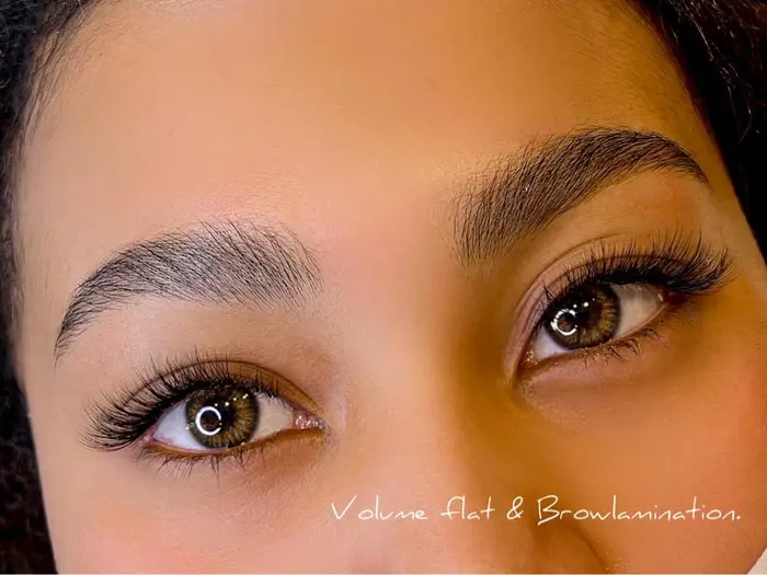 海外のメイクが好き 目元をしっかり濃くしたい アイメイクをもっと楽しみたい Looper 所属 Looper Masayo のアイブロウ 眉毛カタログ ミニモ