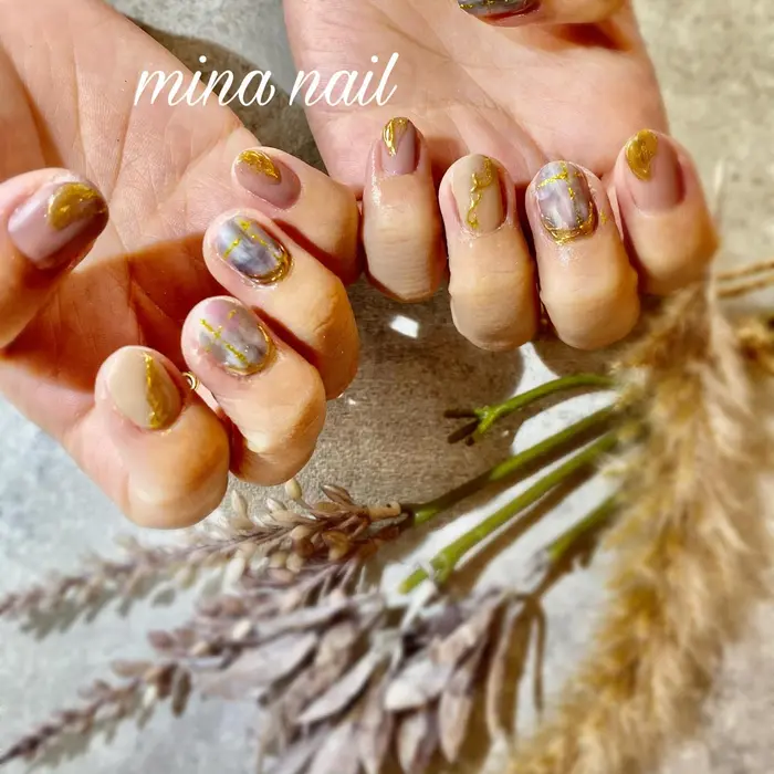 マグネットネイル ミラーネイル ニュアンスネイル 抜け感ネイル 大和市ネイル 綾瀬市 Mina Nail所属 Mina Nailのネイル デザイン ミニモ