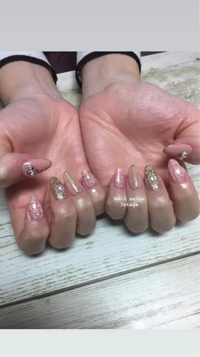 Nail Salon 3stage ネイルサロンスリーステージ所属 堀池 淳子のネイルデザイン ミニモ