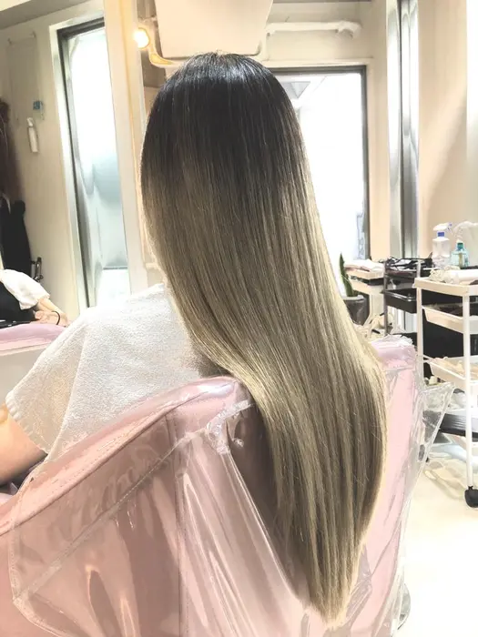 グラデーションプラチナベージュ Envy所属 Envy コウ のヘアカタログ ミニモ