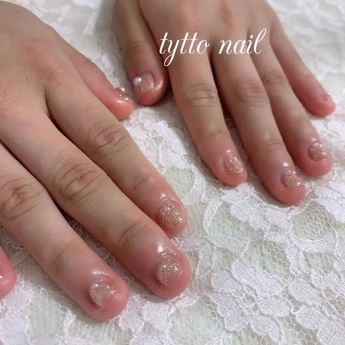 ラメネイル ピンクネイル パールネイル ワンカラーネイル 韓国ネイル ネイル Nail シ Tytto Nail所属 Tytto Nail Eri のネイルデザイン ミニモ
