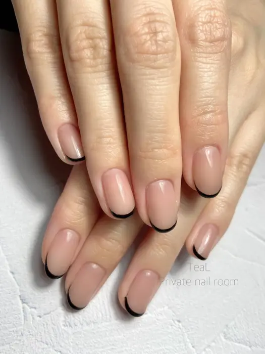 極細フレンチ とっても上品で素敵 Teal Private Nail Room所属 Teal Nailのネイル デザイン ミニモ