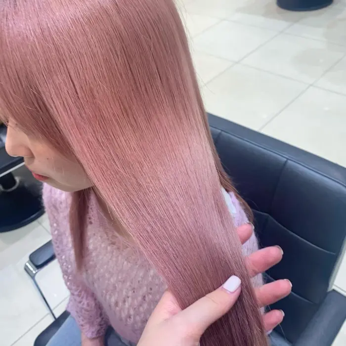 ブリーチ３回しててもオージュアトリートメントでこの艶感 ハイトーンピンクに艶がプラスして倍以上に Euphoria所属 遠藤 梨乃のヘアカタログ ミニモ