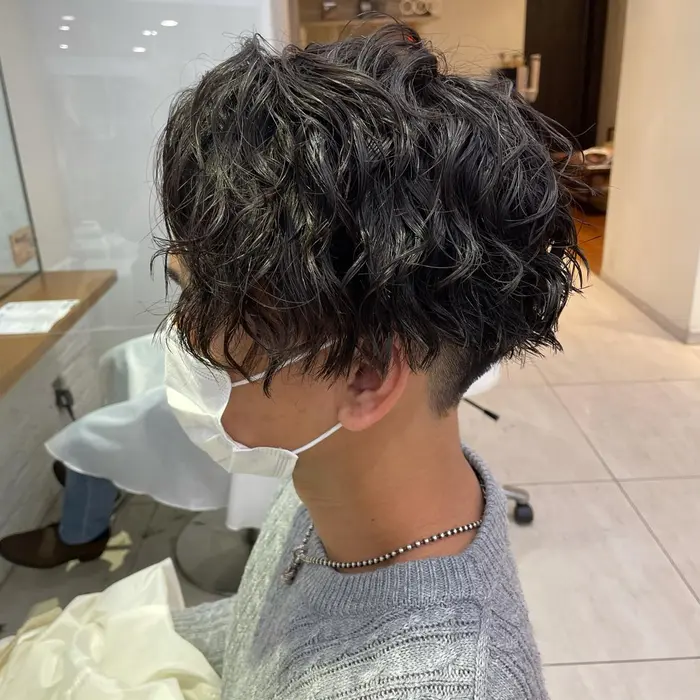 今流行りのかきあげバングヘア スパイラルパーマで雰囲気も髪の毛もイメチェンしちゃいましょう Apish Aoyama所属 松村 潤華のヘアカタログ ミニモ