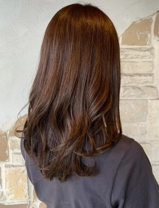 表面は少しレイヤーを入れて コテで巻いたみたいなふんわりデジタルパーマ 朝のお手入れが楽になります Tj天気予報 天白店所属 仲宗根 志津子のヘアカタログ ミニモ