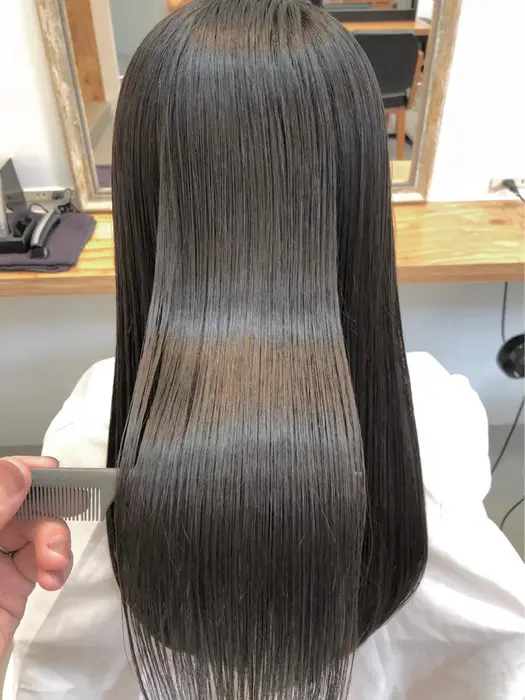 水素トリートメントで髪の毛がサラサラつやつやに Navile Omotesando所属 髪質改善 トリートメントちさとのヘアカタログ ミニモ