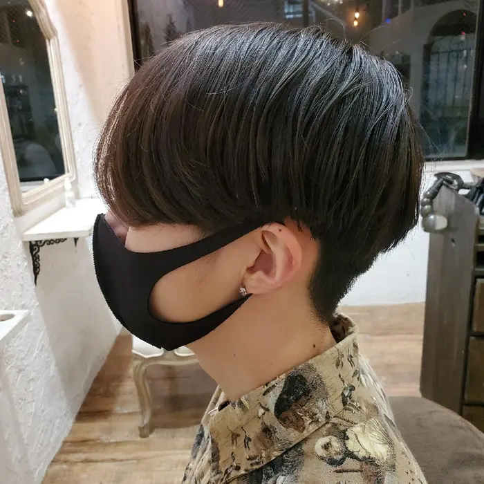 約１０ヶ月ぶりのカットです センターパートでサイドはブロックをいれてすっきりと 襟足は伸びてい Barrette所属 鎌田 美里のヘアカタログ ミニモ