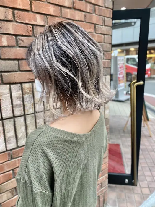 3d技術 ホワイトグレージュ ヘアカラー京橋大阪 バレイヤージュ大阪 透明感カラー 京橋 梅 Avance 京橋所属 カラーデザイン 池田 宜史のヘア カタログ ミニモ