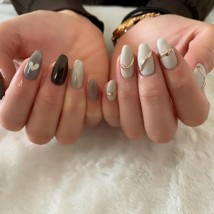 アシンメトリー Yui Nail所属 金子 由衣のネイルデザイン ミニモ
