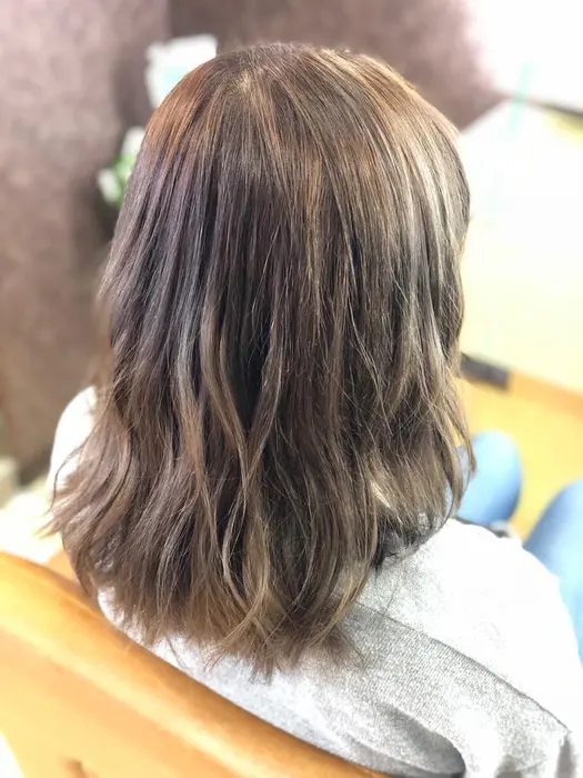 元がブリーチ毛で アッシュのくすみカラーに仕上げました 痛みが気になる方も丁寧に施術して お好き Blaze Artistbox所属 戸高 菜月のヘアカタログ ミニモ 元がブリーチ毛で アッシュのくすみカラーに仕上げました 痛みが気になる方も丁寧に施術して お好き Blaze Artistbox所属 戸高 菜月のヘアカタログ ミニモ