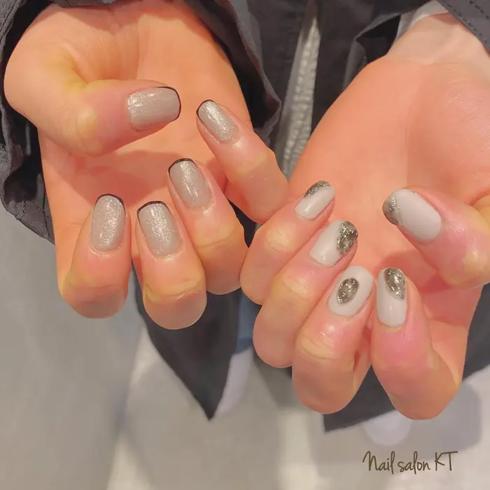 マグネットデザイン 黒フレンチで引き締まった 左手のシルバーとブラックの Nailsalon Kt所属 Nailist Hiromiのネイルデザイン ミニモ